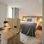 Triangel Boutique 4* 克拉尼斯卡戈拉