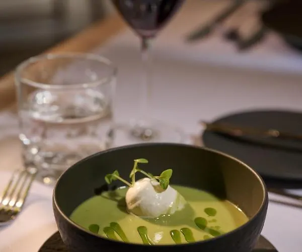 Hotel Triangel Boutique 4*